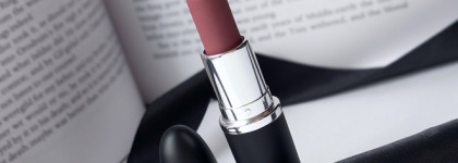 Повседневная мрачность с MAC Macximal Matte Lipstick 650 Soar