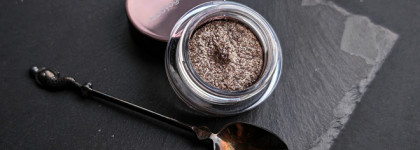 Искристая икра Bodyography Glitter Pigment Caviar и другие банки Bodyography