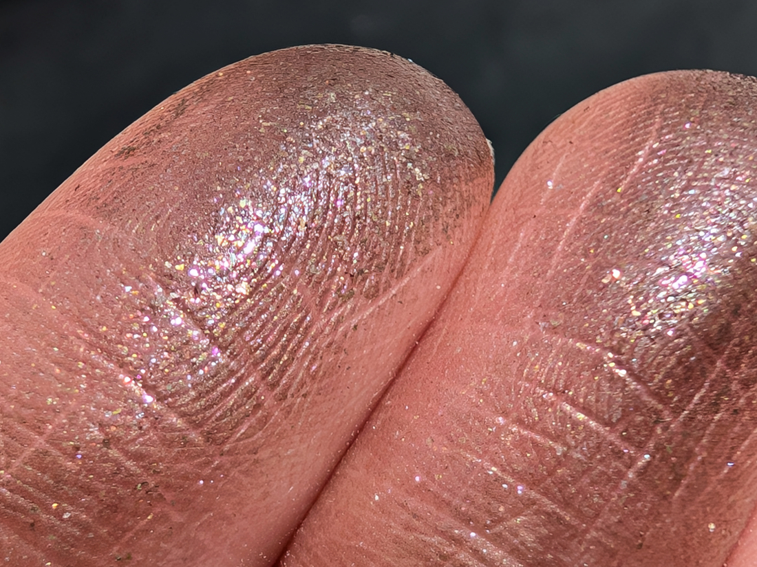 Bodyography Glitter Pigment Caviar, электрический свет