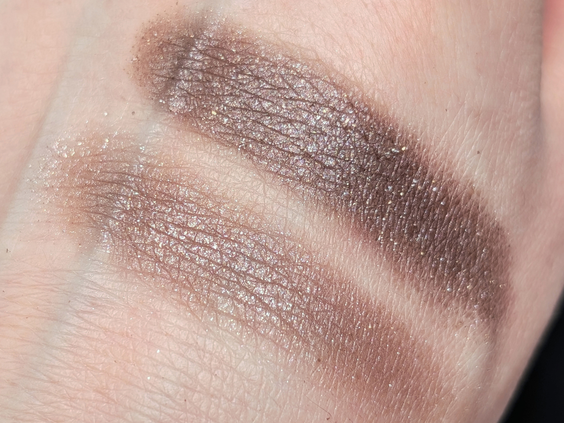 Bodyography Glitter Pigment Caviar, дневной свет