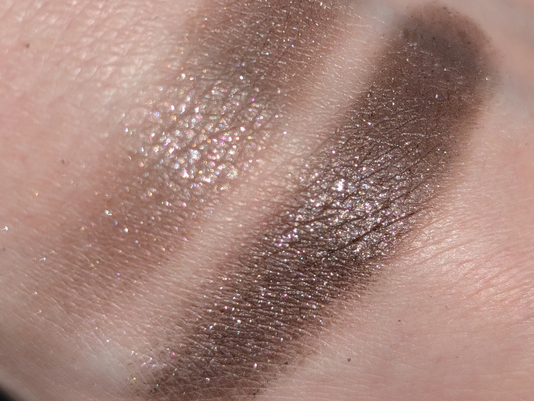 Bodyography Glitter Pigment Caviar, электрический свет