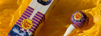 Вредная сладость от Chupa Chups: жидкая помада-тинт Lip Locker в оттенке 11 Blueberry Yogurt