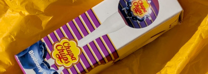 Вредная сладость от Chupa Chups: жидкая помада-тинт Lip Locker в оттенке 11 Blueberry Yogurt