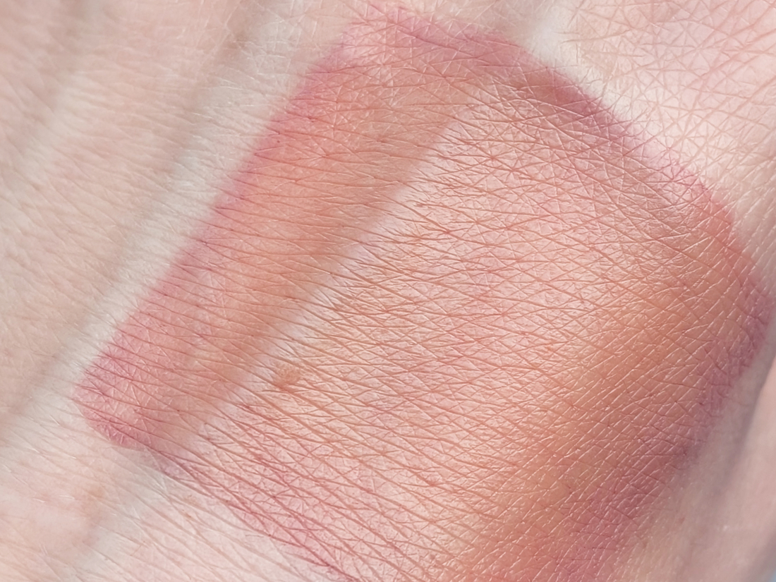 Chupa Chups Blueberry Yogurt, тинт, дневной свет