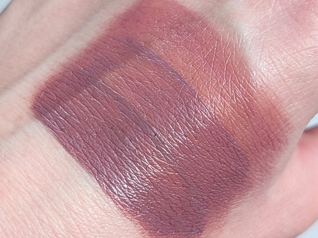 Chupa Chups Blueberry Yogurt, 2 слоя/1слой/растушёвка пальцем, мягкий солнечный свет