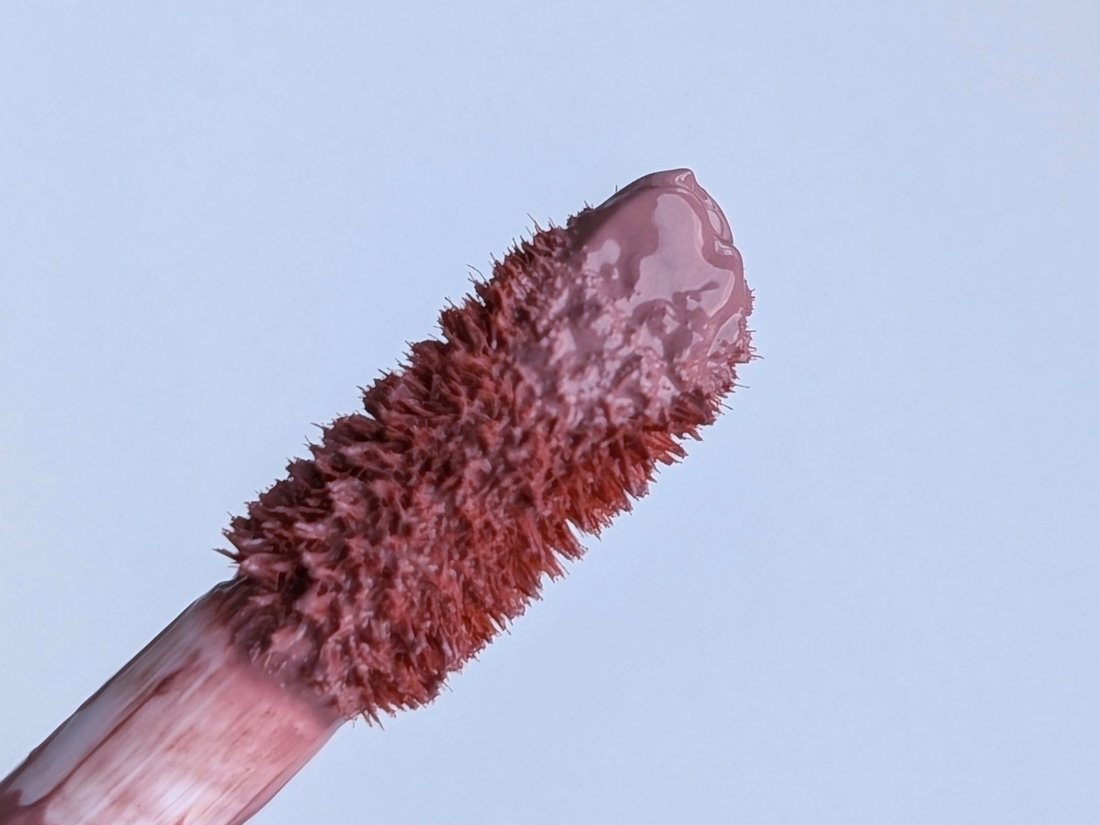 Chupa Chups Blueberry Yogurt, дневной свет, цвет помады на спонже