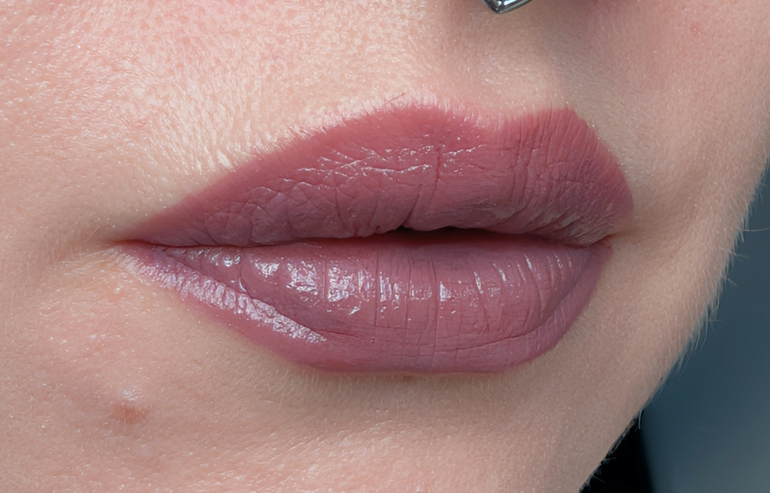 Chupa Chups Blueberry Yogurt, полтора слоя, дневной свет