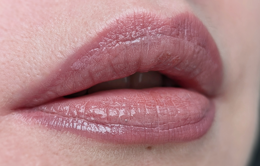 Chupa Chups Blueberry Yogurt, растворение помады от воды