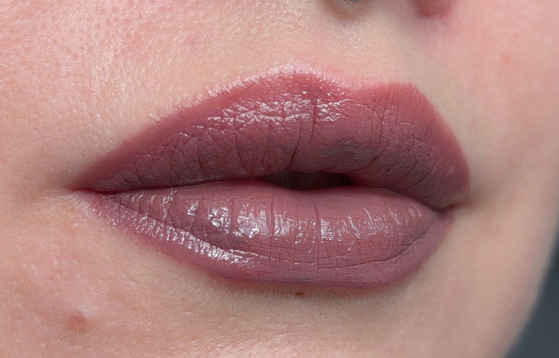 Chupa Chups Blueberry Yogurt, два слоя, мягкий солнечный свет