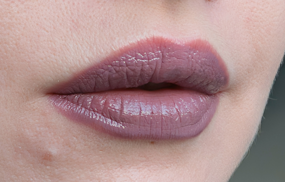 Chupa Chups Blueberry Yogurt, два слоя, дневной свет