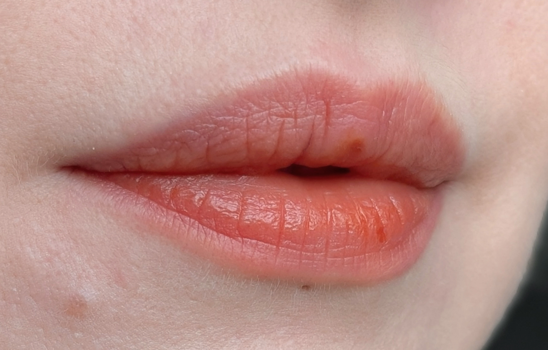 Chupa Chups Blueberry Yogurt, тинт, дневной свет