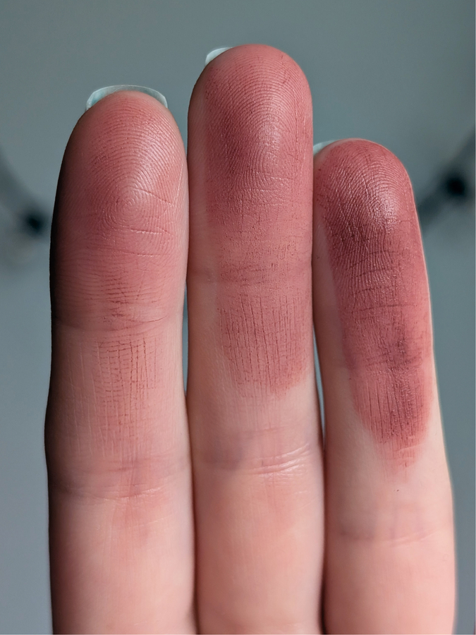 MAC Powder Kiss Kinda Soar-ta, растушёвка/один слой/несколько слоёв, дневной свет