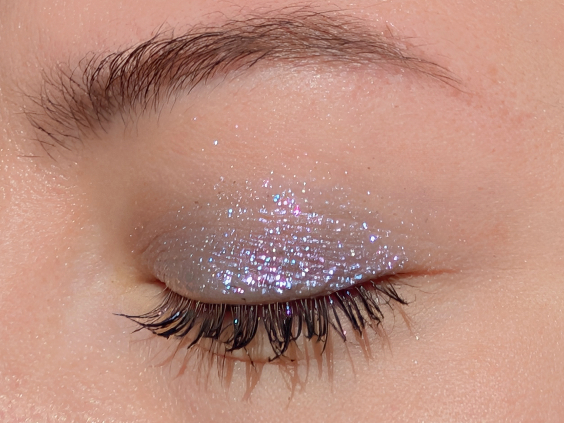 Ne Blednaya Magic Dust Lilac Silver, плотный слой, солнце