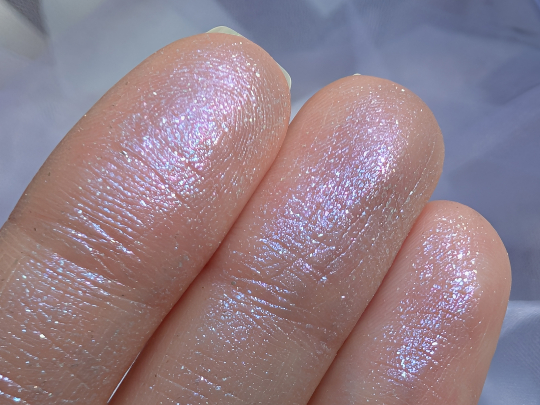 Ne Blednaya Magic Dust Lilac Silver, средний слой, дневной свет