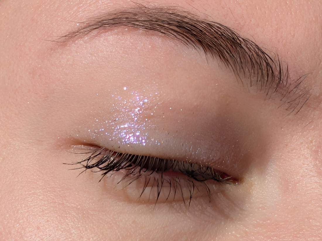 Ne Blednaya Magic Dust Lilac Silver, тонкий слой, солнце