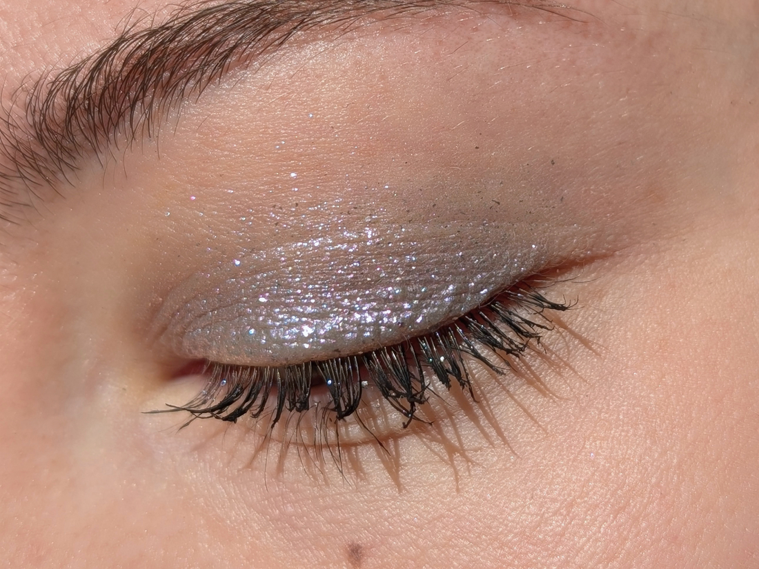 Ne Blednaya Magic Dust Lilac Silver, плотный слой, солнце