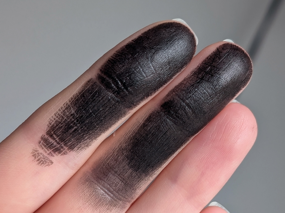 Catrice Mystic Forest Lipstick C01 Deepest Secret, дневной свет