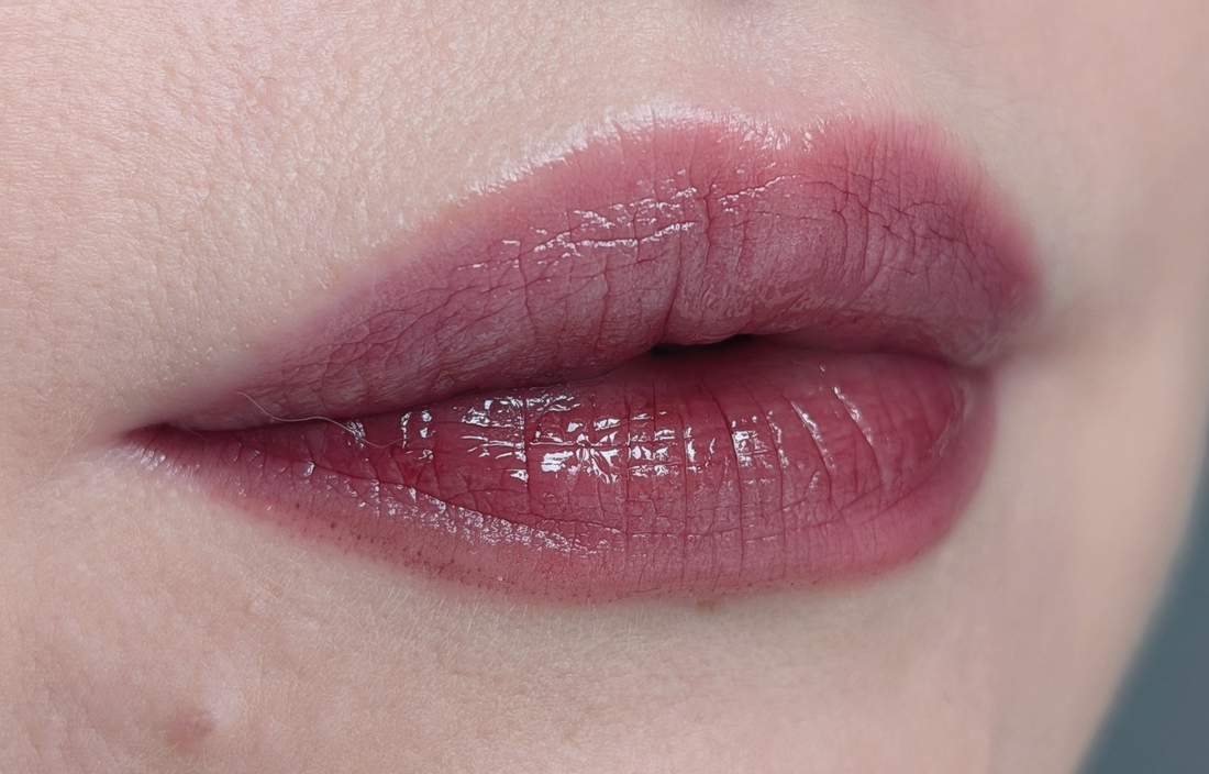 Laka Fruity Glam Tint 123 Unsweet Berry, один слой, дневной свет