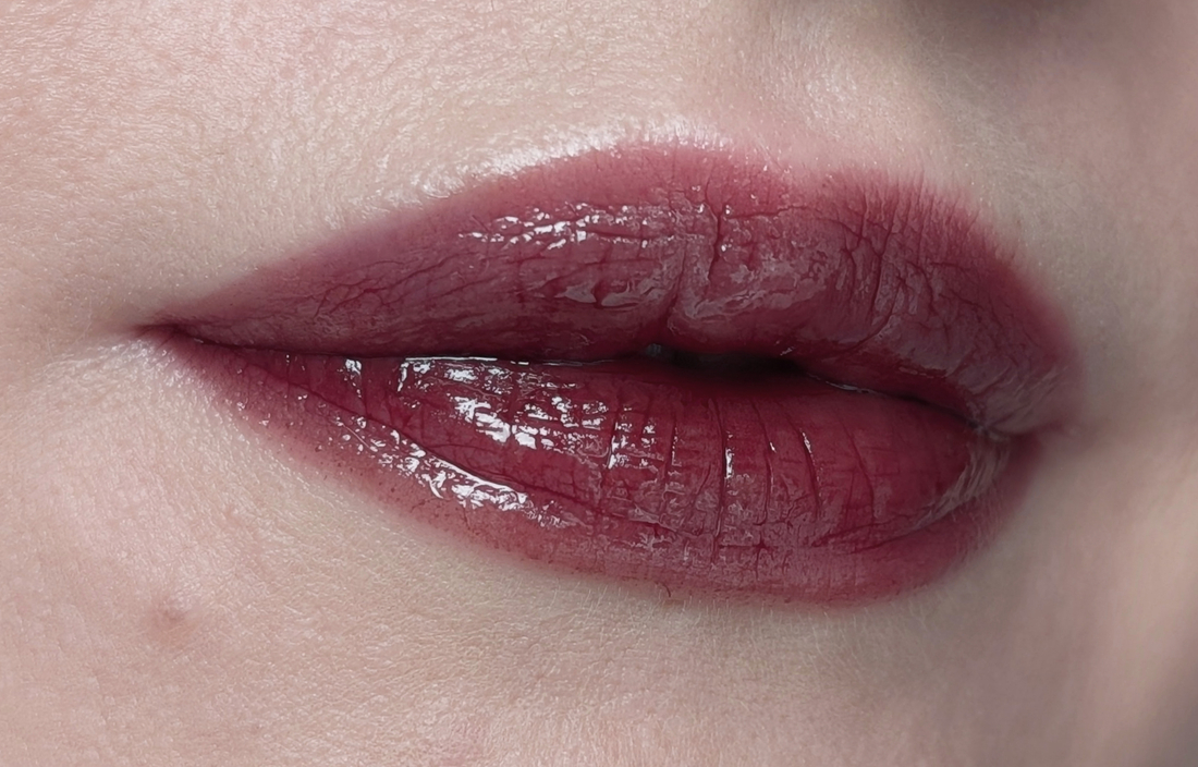 Laka Fruity Glam Tint 123 Unsweet Berry, два слоя, дневной свет