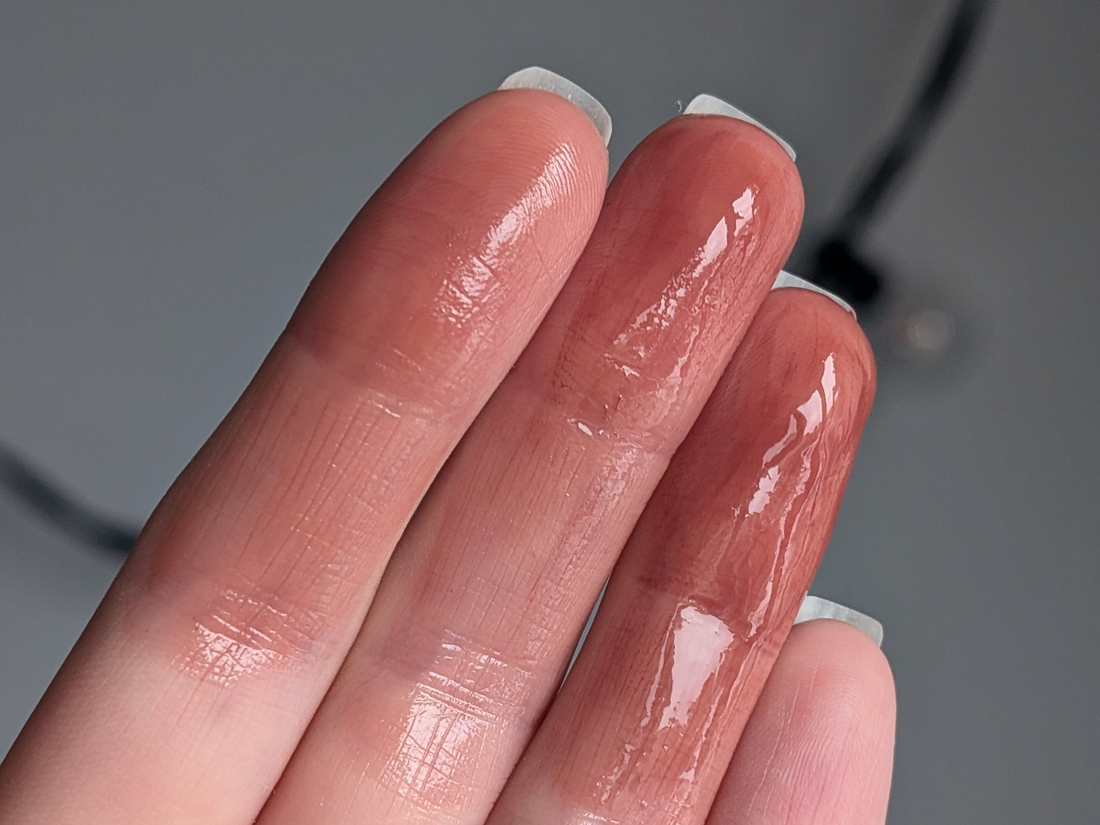 Laka Fruity Glam Tint 121 Ash Nut, 1/2/3 слоя, дневной свет