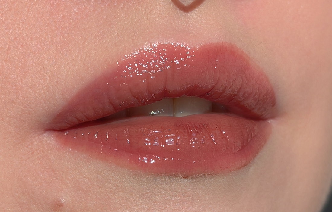 Laka Fruity Glam Tint 121 Ash Nut, два слоя, солнце