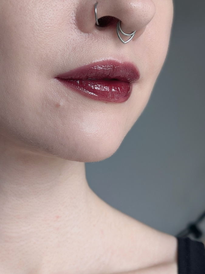 Laka Fruity Glam Tint 123 Unsweet Berry, два слоя, дневной свет