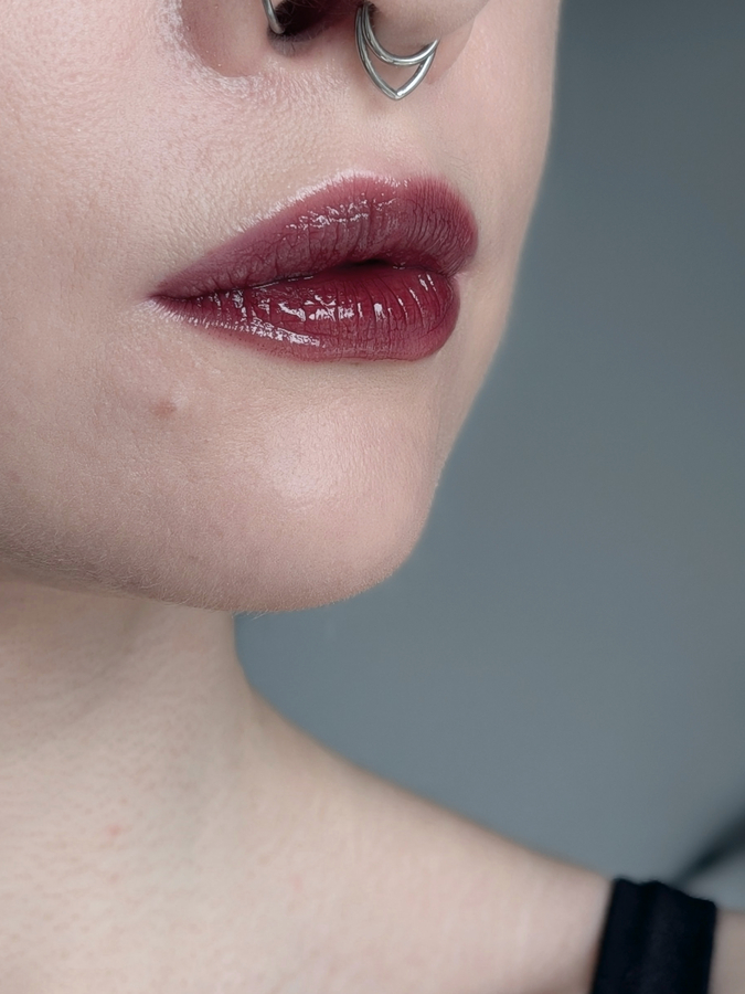 Laka Fruity Glam Tint 123 Unsweet Berry, два слоя, дневной свет