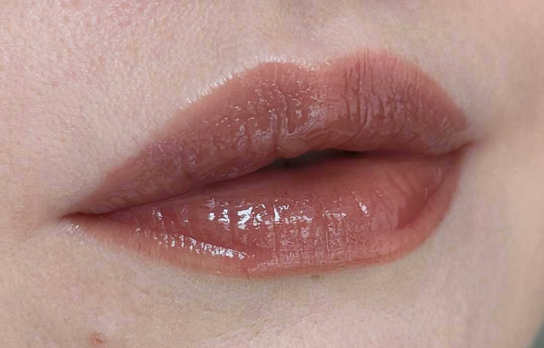 Laka Fruity Glam Tint 121 Ash Nut, полтора слоя, дневной свет