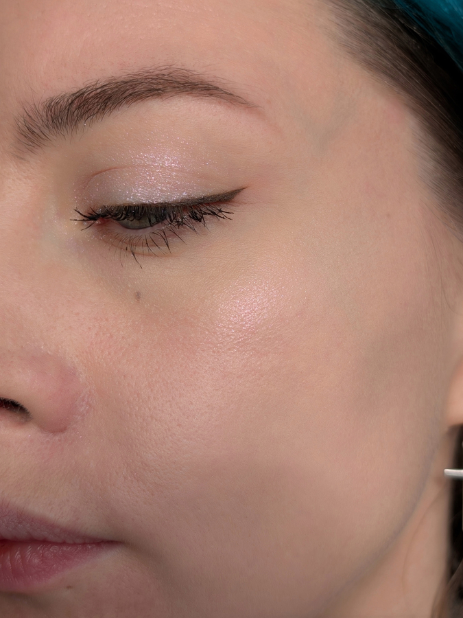 Colorgram Milk Bling Heartlighter 02 Pink Heart, мягкий солнечный свет