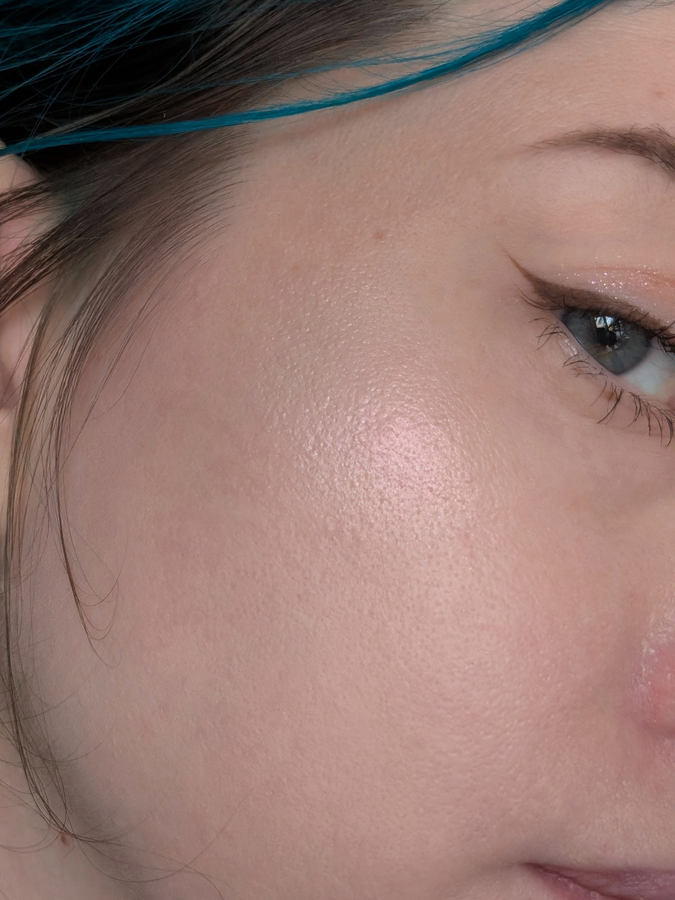 Clio Prism Highlighter 04 Grace Opal, средний слой, в притенении