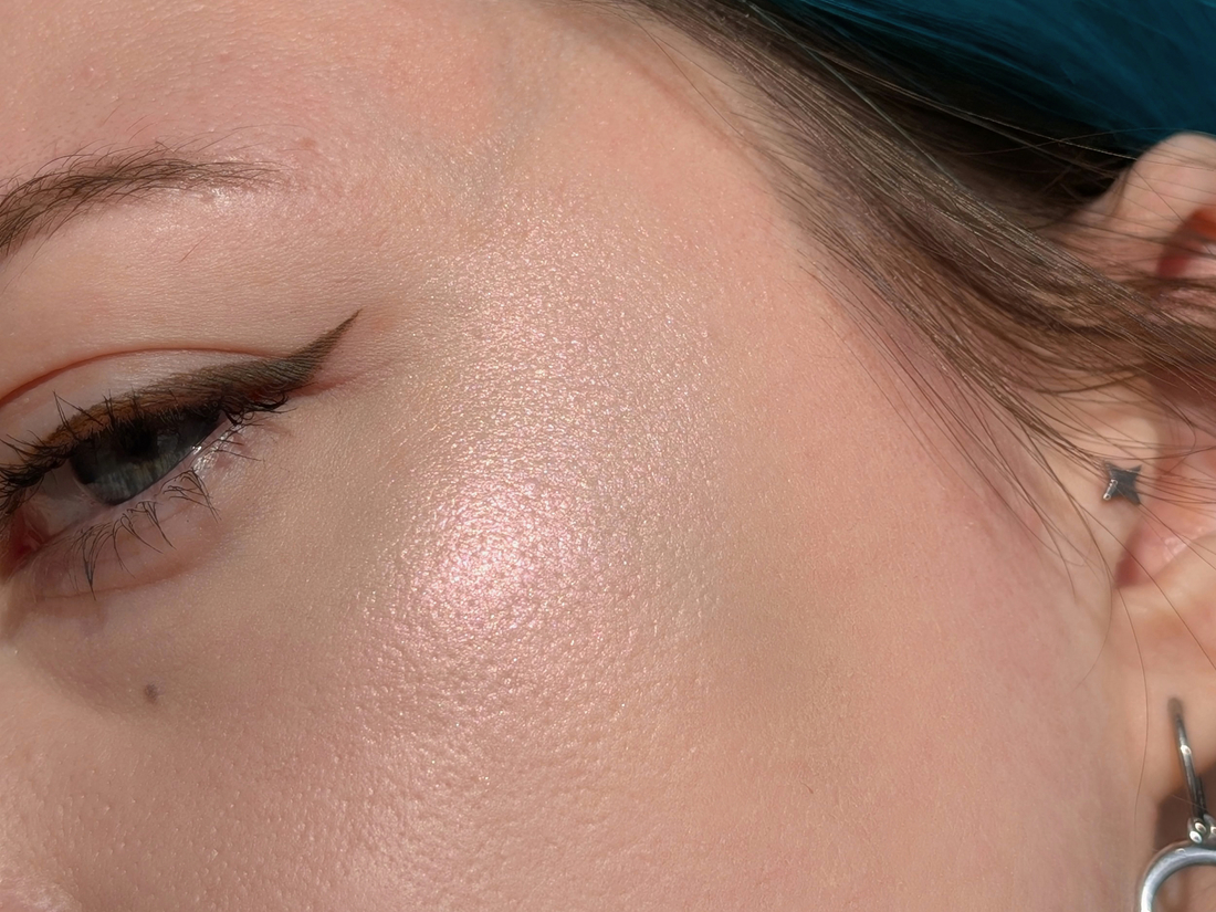 Clio Prism Highlighter 04 Grace Opal, плотный слой, яркое солнце