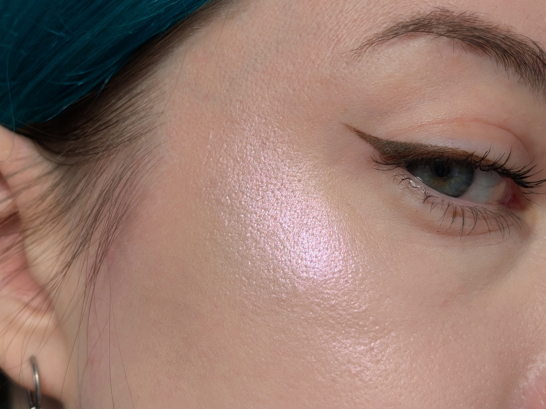 Clio Prism Highlighter 06 Violet Ruby, плотный слой, мягкое солнце