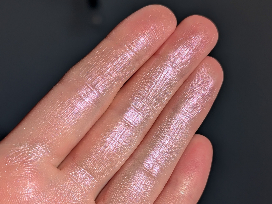 Clio Prism Highlighter 06 Violet Ruby, солнце