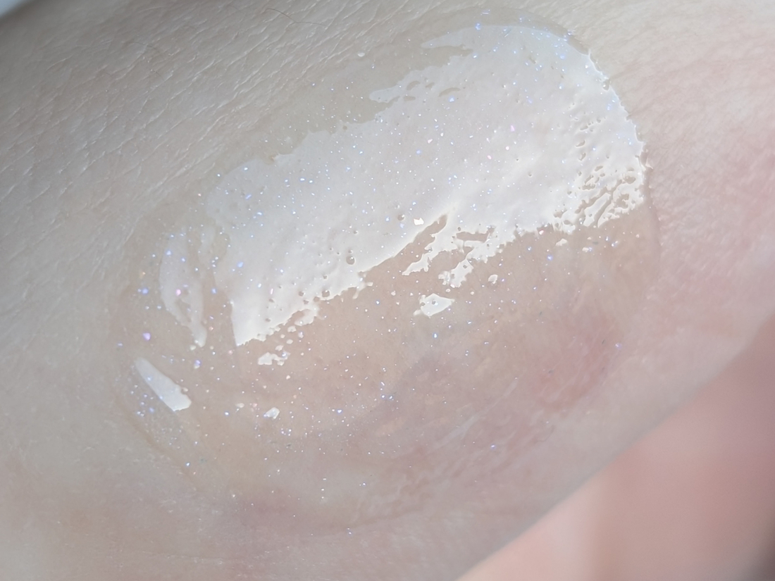 Wakemake Dewy Gel Maxi Gloss 01 Spicy Martini, дневной свет