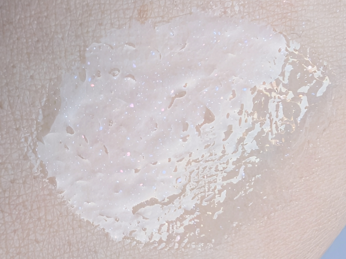 Wakemake Dewy Gel Maxi Gloss 01 Spicy Martini, дневной свет