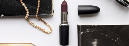 Слива-декадент: MAC Macximal Matte Lipstick 614 Smoked Purple