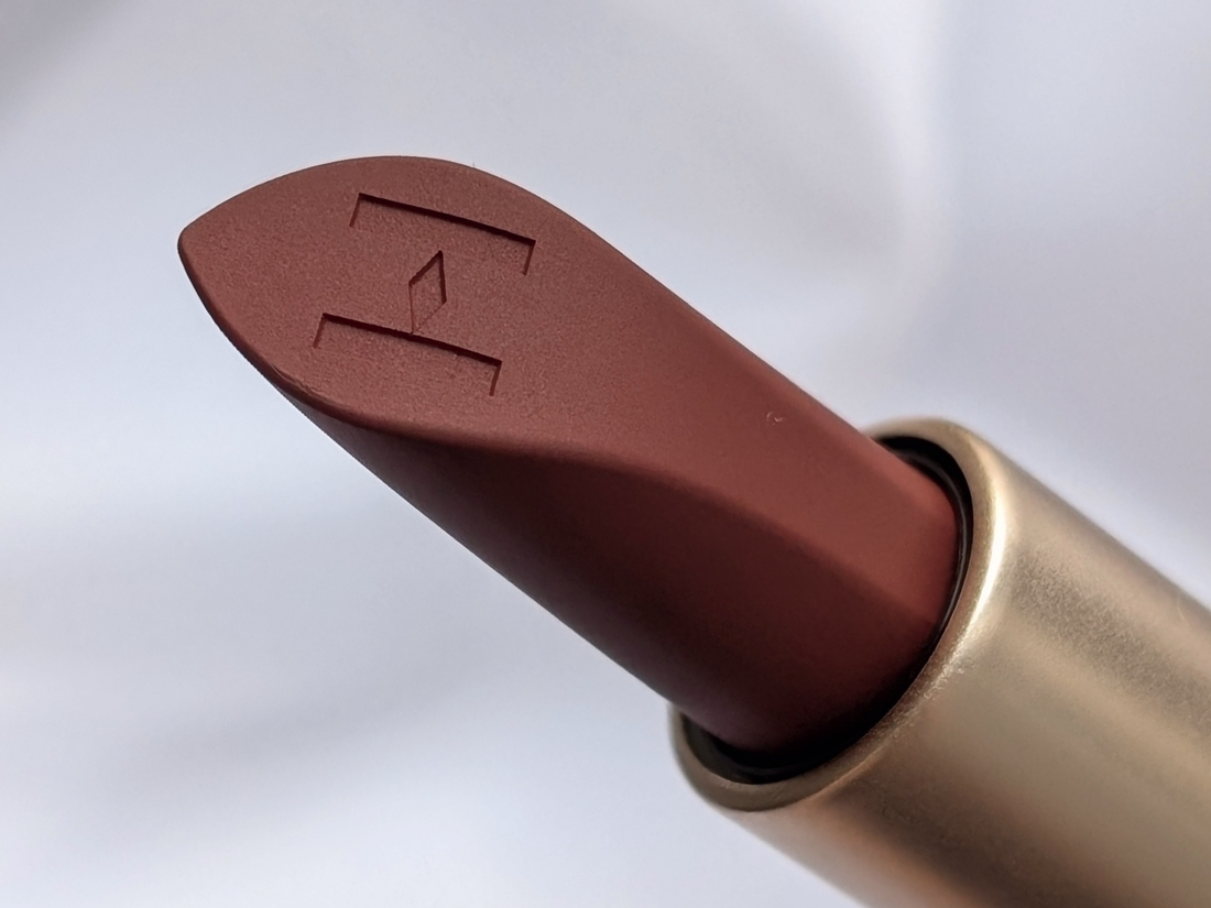 Hince Mood Enhancer Matte M010 Flair, дневной свет