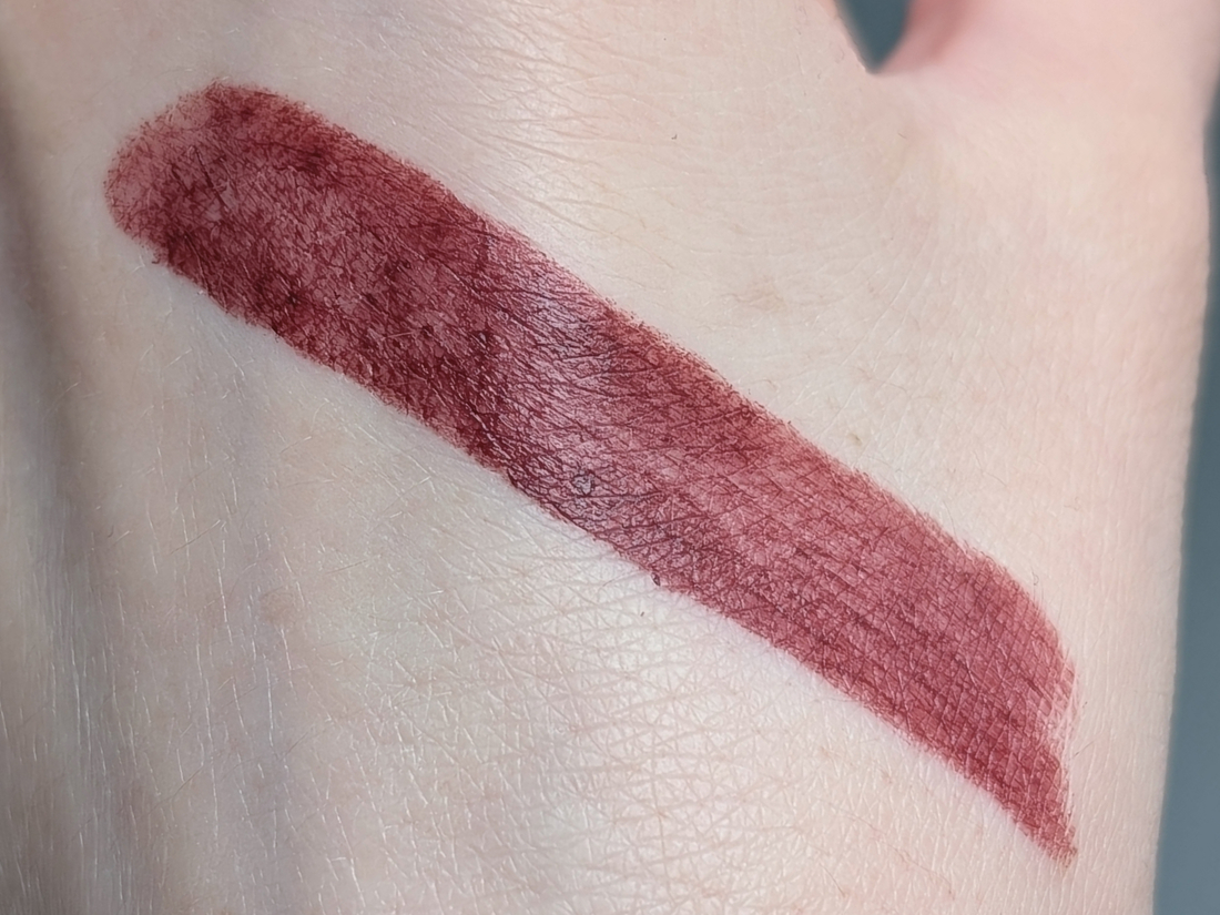 Hince Mood Enhancer Matte M010 Flair, 1 слой, дневной свет