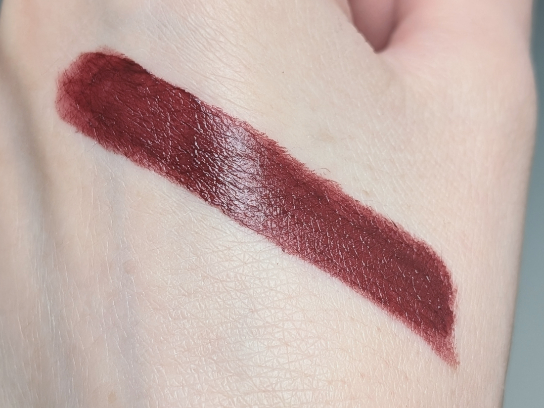 Hince Mood Enhancer Matte M010 Flair, несколько слоёв, дневной свет