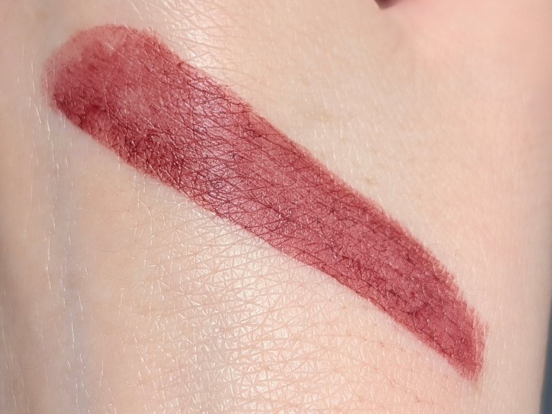 Hince Mood Enhancer Matte M010 Flair, 1 слой, мягкий солнечный свет