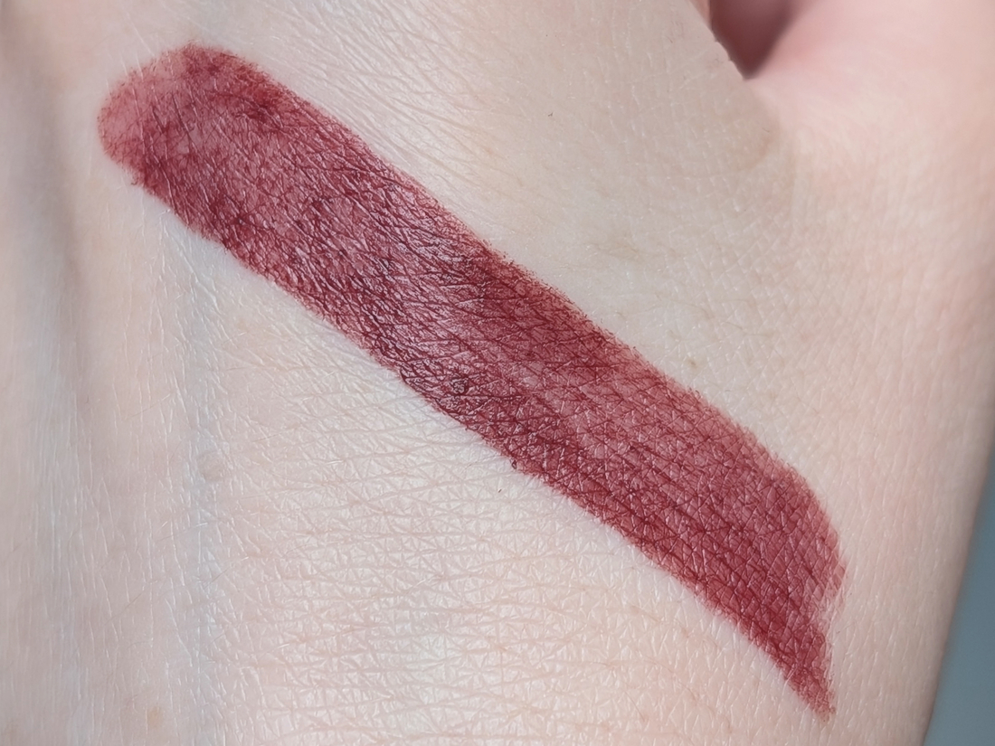 Hince Mood Enhancer Matte M010 Flair, 1 слой, дневной свет