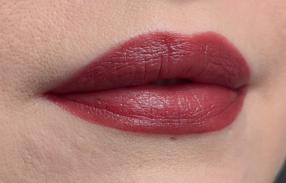 Hince Mood Enhancer Matte M010 Flair, 1 слой, мягкое солнце