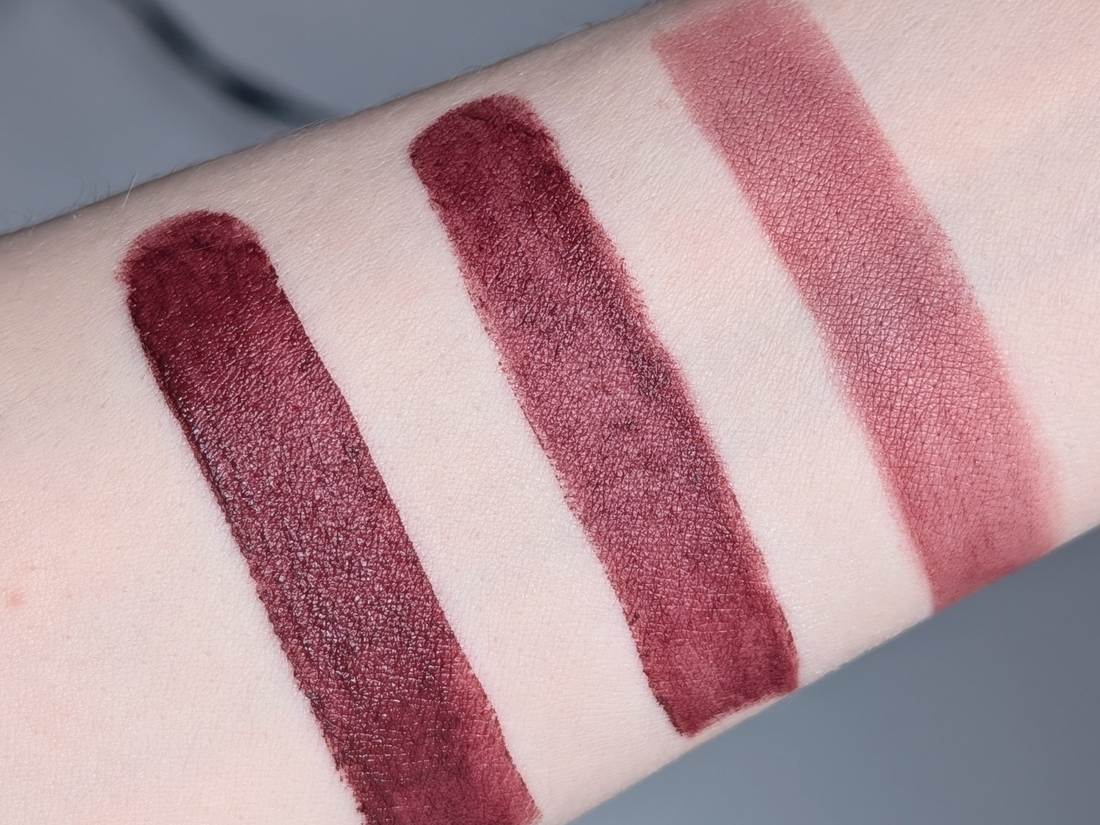 Hince Mood Enhancer Matte M010 Flair, несколько слоёв/1 слой/в растушёвке, дневной свет