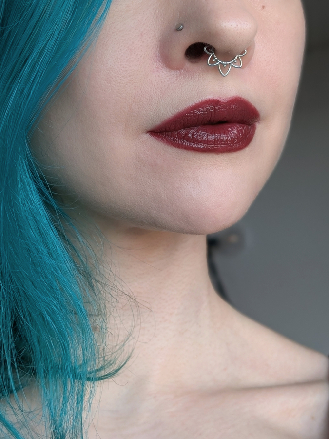 Hince Mood Enhancer Matte M010 Flair, 2 слоя, дневной свет