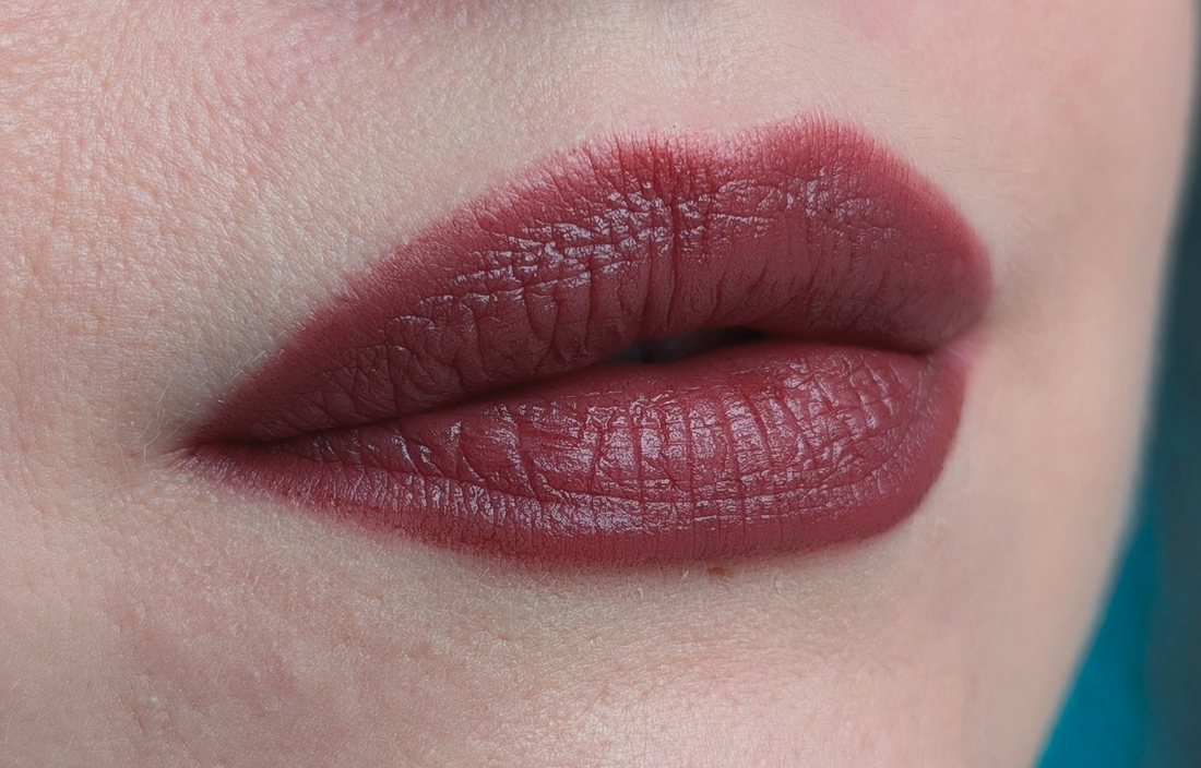 Hince Mood Enhancer Matte M010 Flair, 1,5 слоя, дневной свет