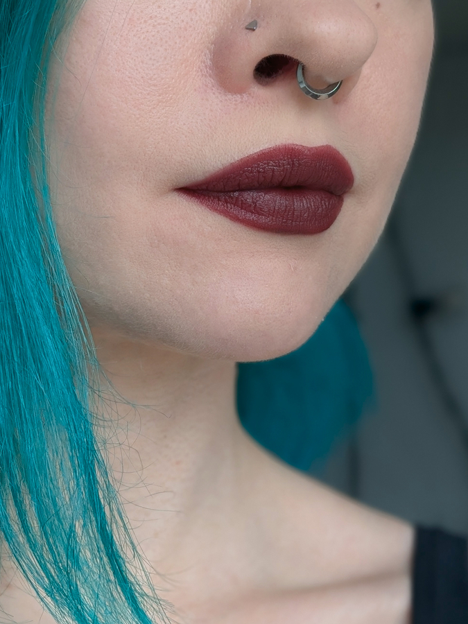 MAC Pretty Pleats!, один слой, дневной свет