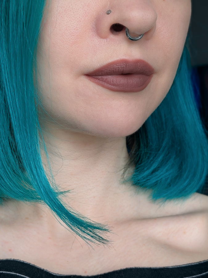 MAC Buffiest, два слоя, дневной свет