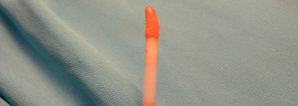 Блеск для губ MAC Plushglass в оттенке Big baby