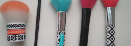 Моя небольшая коллекция кистей Essence