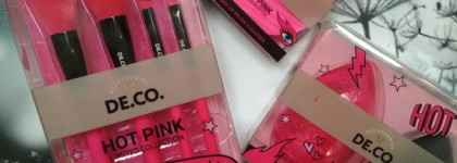 Коллекция аксессуаров для нанесения макияжа и очистки кистей DE.CO. Hot Pink